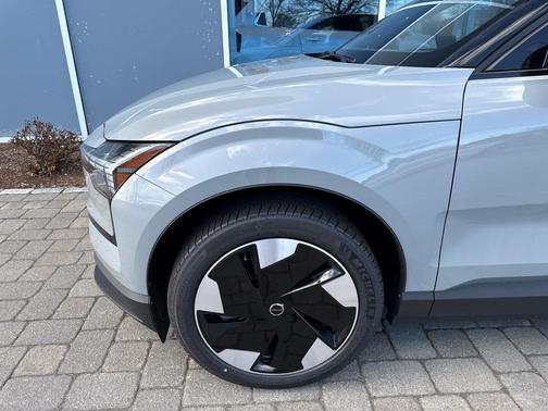 Vapour Grey Metallic 2026 Volvo EX30 Plus Twin Motor Performance, Fully electric