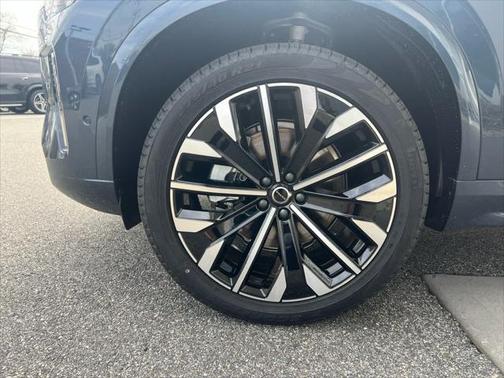 2025 Volvo XC90 B6 Plus 7-Seater