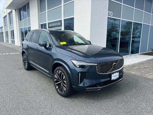 2025 Volvo XC90 B6 Plus 7-Seater