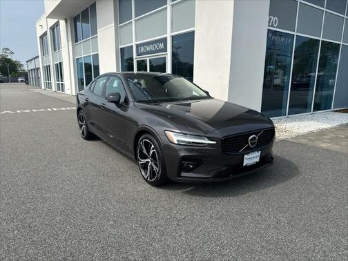 2025 Volvo S60 B5 Core