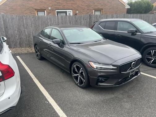 2025 Volvo S60 B5 Core