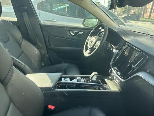 2024 Volvo S60 B5 Core Dark Theme