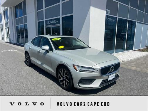 2020 Volvo S60 T6 Momentum