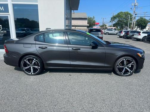 2025 Volvo S60 B5 Core