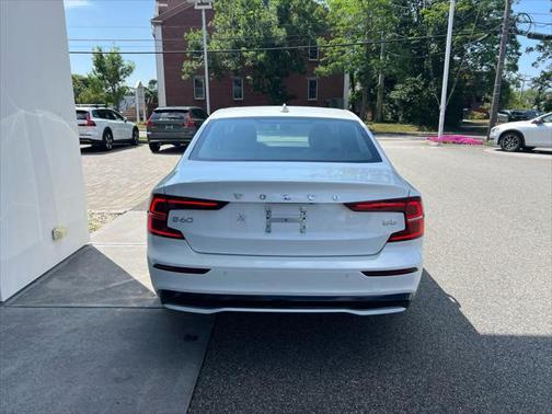 2024 Volvo S60 B5 Core Dark Theme