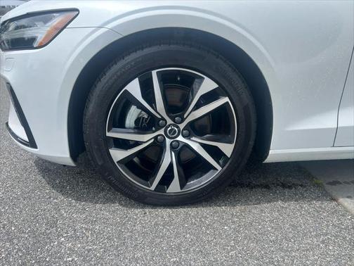 2025 Volvo S60 B5 Core