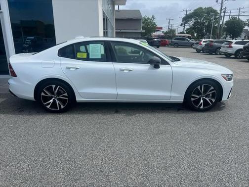 2025 Volvo S60 B5 Core