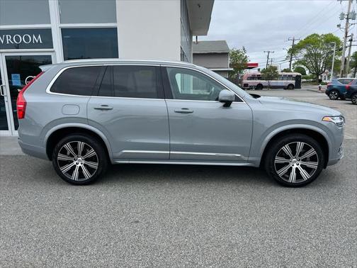 2024 Volvo XC90 Recharge Plug-In Hybrid T8 Ultimate Bright Theme 7-Seater