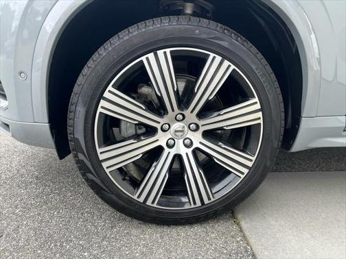 2024 Volvo XC90 Recharge Plug-In Hybrid T8 Ultimate Bright Theme 7-Seater