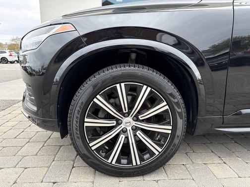 Onyx Black Metallic 2023 Volvo XC90 B5 Core