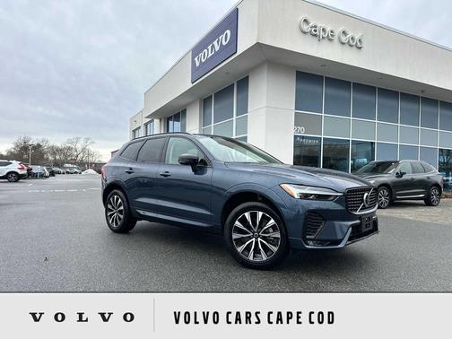2024 Volvo XC60 B5 Core Dark Theme