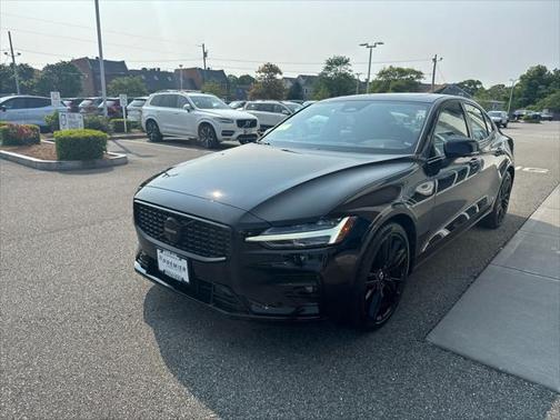2024 Volvo S60 B5 Plus Black Edition