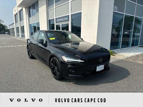 2024 Volvo S60 B5 Plus Black Edition