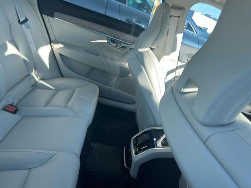 2025 Volvo S90 B6 Ultra