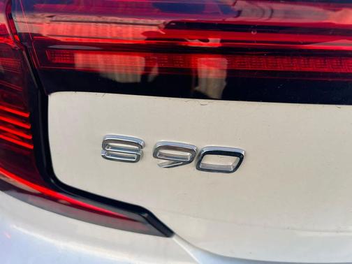 2025 Volvo S90 B6 Ultra