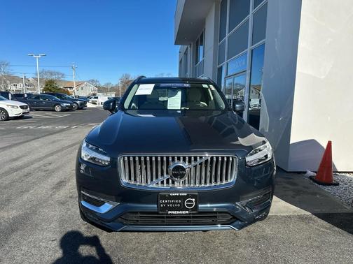 2025 Volvo XC90 B5 Plus