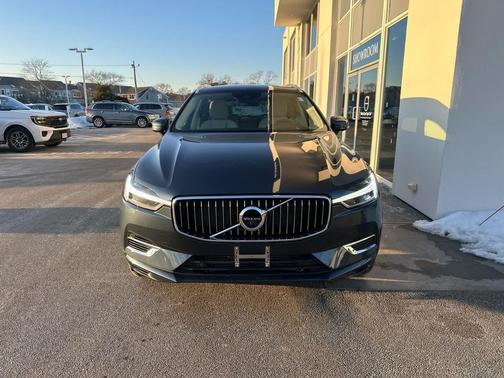 2021 Volvo XC60 Recharge Plug-In Hybrid T8 Inscription Expression