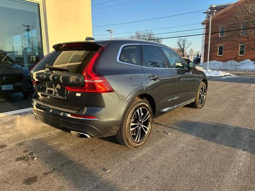 2021 Volvo XC60 Recharge Plug-In Hybrid T8 Inscription Expression