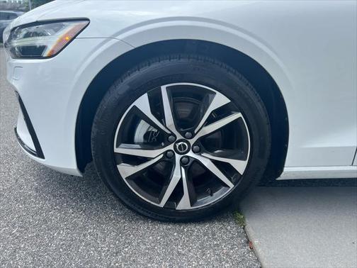 2025 Volvo S60 B5 Core