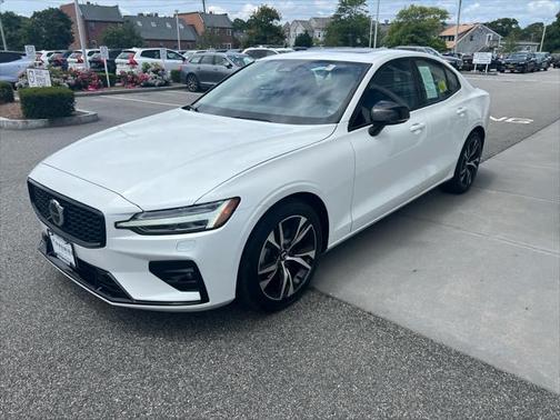 2025 Volvo S60 B5 Core