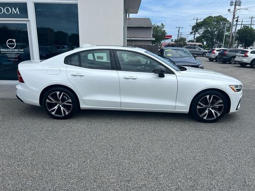 2025 Volvo S60 B5 Core