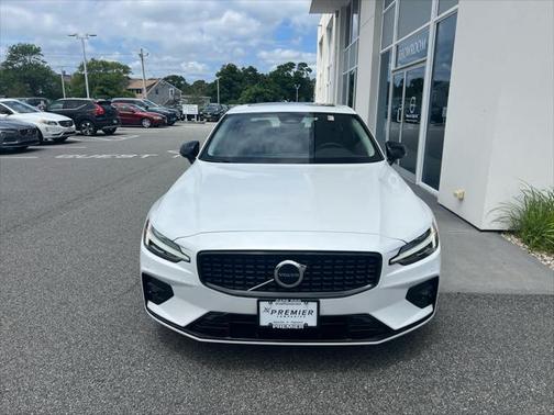 2025 Volvo S60 B5 Core