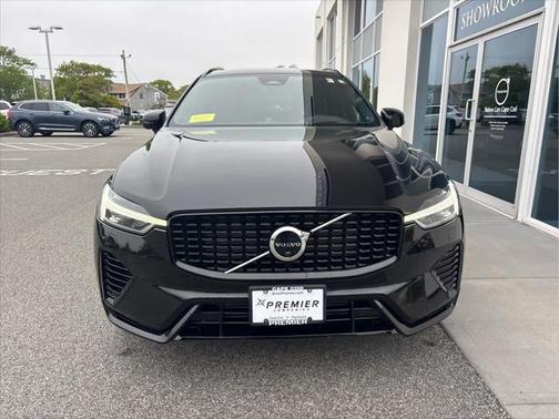 2022 Volvo XC60 Recharge Plug-In Hybrid T8 R-Design