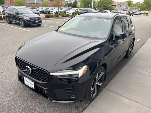 2022 Volvo XC60 Recharge Plug-In Hybrid T8 R-Design
