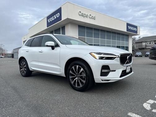 Crystal White Metallic 2023 Volvo XC60 B5 Core