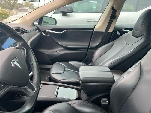 2015 Tesla Model S 85D