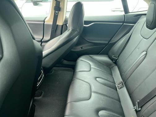2015 Tesla Model S 85D