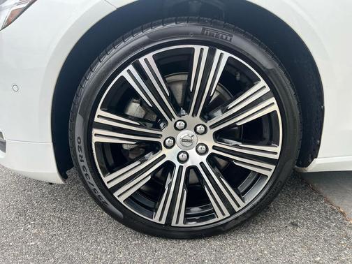 2022 Volvo S90 B6 Inscription
