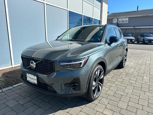 Forest Lake 2026 Volvo XC40 B5 Ultra