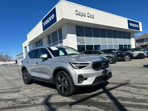 2023 Volvo XC40 B5 Core