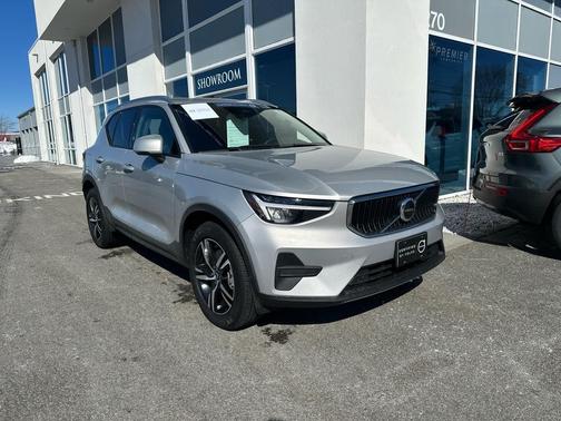 2023 Volvo XC40 B5 Core