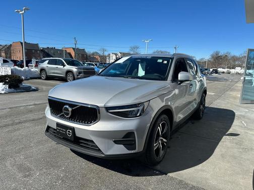 2023 Volvo XC40 B5 Core