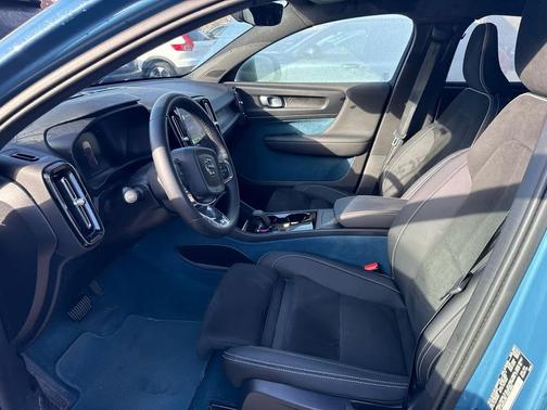 2023 Volvo C40 Recharge Pure Electric Twin Plus