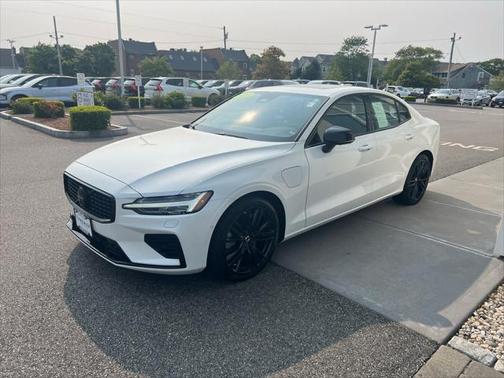 2023 Volvo S60 Recharge Plug-In Hybrid T8 Plus Black Edition