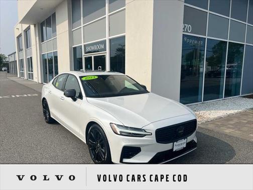 2023 Volvo S60 Recharge Plug-In Hybrid T8 Plus Black Edition
