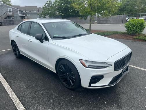 2023 Volvo S60 Recharge Plug-In Hybrid T8 Plus Black Edition
