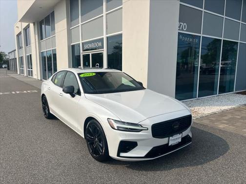 2023 Volvo S60 Recharge Plug-In Hybrid T8 Plus Black Edition