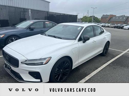 2023 Volvo S60 Recharge Plug-In Hybrid T8 Plus Black Edition