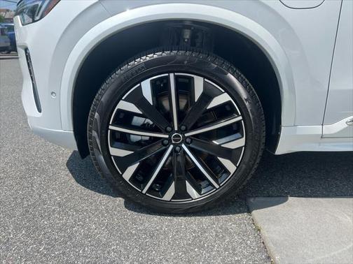 2025 Volvo XC90 Plug-In Hybrid T8 Ultra 7-Seater