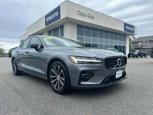 Osmium Grey Metallic 2021 Volvo S60 T5 Momentum