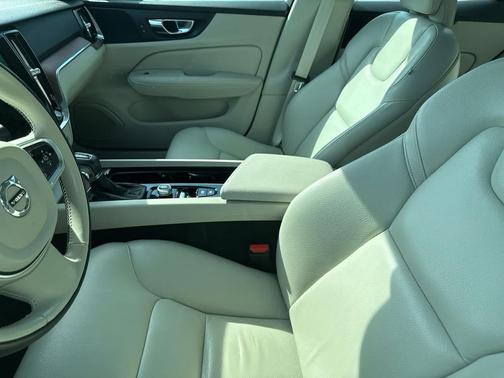 Osmium Grey Metallic 2021 Volvo S60 T5 Momentum