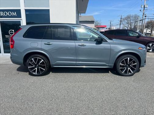 2023 Volvo XC90 Recharge Plug-In Hybrid T8 Ultimate Dark Theme 7-Seater
