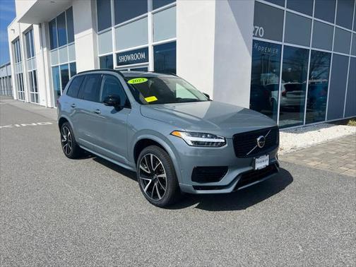 2023 Volvo XC90 Recharge Plug-In Hybrid T8 Ultimate Dark Theme 7-Seater