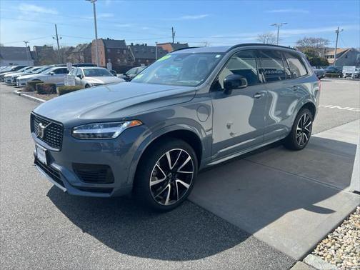 2023 Volvo XC90 Recharge Plug-In Hybrid T8 Ultimate Dark Theme 7-Seater