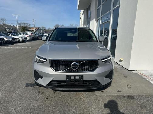 2023 Volvo XC40 B5 Core