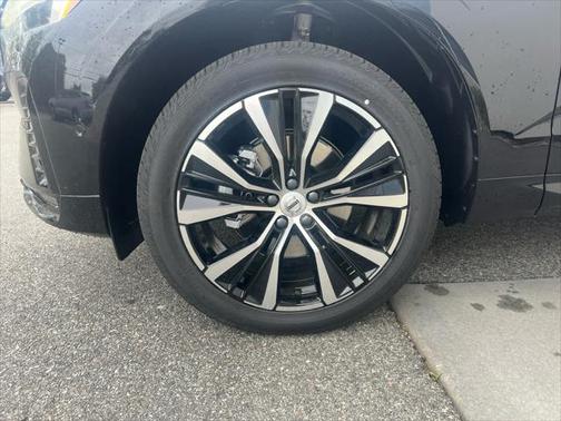 2025 Volvo XC60 Plus